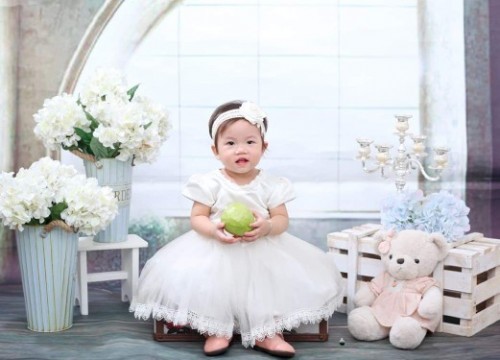 Con e 15m17d rồi mà chưa biết gọi mẹ các bác ạ