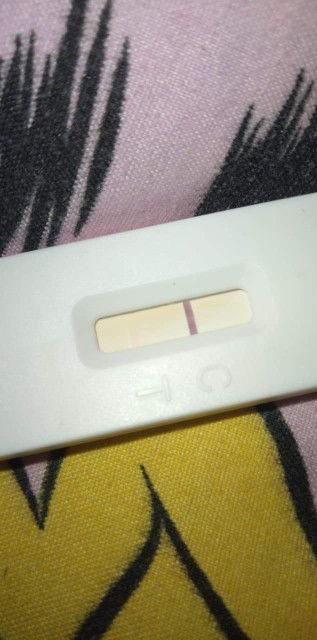 ขี้นขีดจางๆแบบนี้ท้องไหมค่ะ?