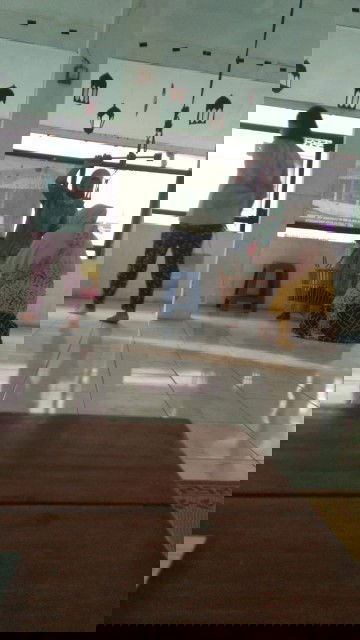 Timbangan kemarin sore, kaka bb nya naik 0,5 ons... bulan kemarin 5,1 kg, sekarang 5,6 kg. Sehat2 y