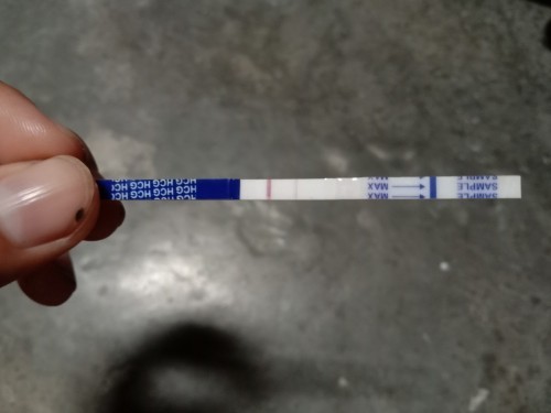 ตรวจทีไรก็ขึ้น2ขีดทุกครั้ง #ยังไม่มีอาการแพ้อะไร #ปกติไหมคะสอบถามผู้รู้ค่ะ เราสามารถไหหาหมอได้ยังค่ะ