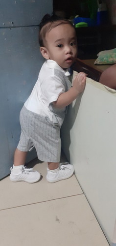 Medyo payat at parang maliit para sa height. Picky eater rin at madalas malakas lang kumain sa gabi.