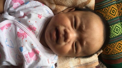 น้อง 2 เดือน 16 วัน เปลี่ยนนมได้ไหมคะ มีนมตัวไหนช่วยย่อย ถ่ายง่ายและเพิ่มภูมิต้านทานบ้าง ช่วยแนะนำหน่อยค่ะ