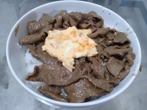 Beef Bowl Yoshinoya ala rumahan
Favorit Papa Beryl