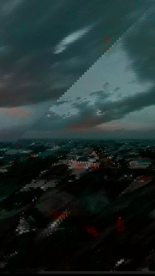 TEMEN TAK KASAT MATA