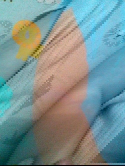 Badan dan lengan pada putih seperti kadas .