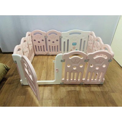 Playpen with playmat