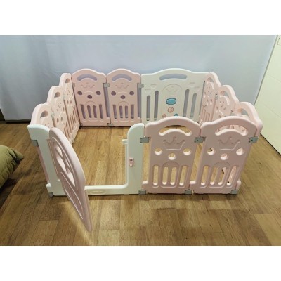 Playpen with playmat