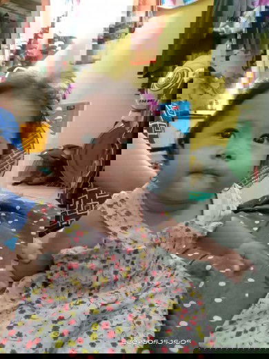 Bun mau tanya wajar ndak bayi 7bulan blm bisa merangkak? Atau lebih tepatnya dlm basa jawa gangsrut