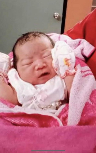 น้องชื่อแพรวาคะ