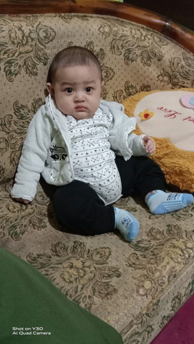 Bagaimana caranya mengajari bayi obesitas untuk mau merangkak?