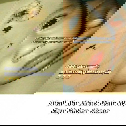 Bayi merangkak makan kecoak