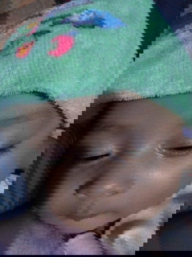Bayi 2 bln panas
