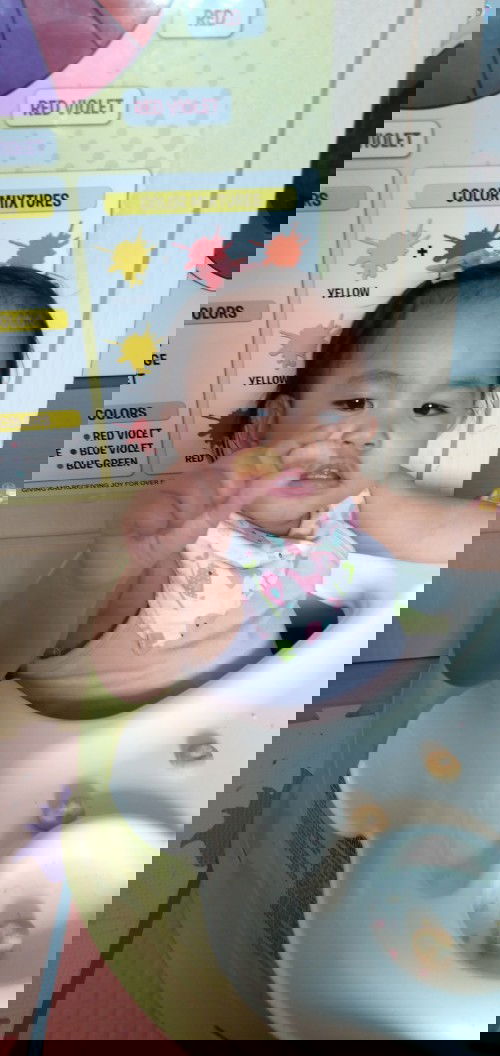 Naexperience niyo na ba na binibigyan kayo ng anak niyo ng pagkain tuwing siya ang kumakain?