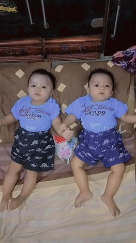 Alhamdulillah aku sangat bersyukur karena aku di karuniai anak kembar 🤗