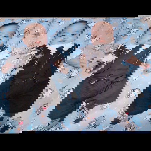 Hai bunda² yg punya anak kembar ☺ sekarang dedek kembar nya udah berapa bulan niih 😙