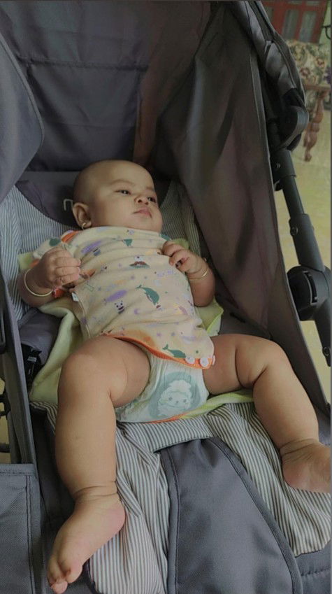 Timbang BB bayi di Posyandu