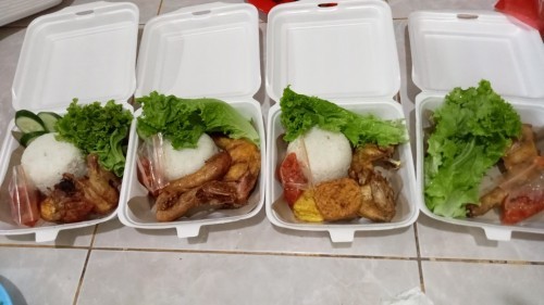 Numpang jualan nasi ayam Bun π