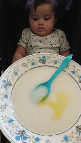 Baby taknak makan