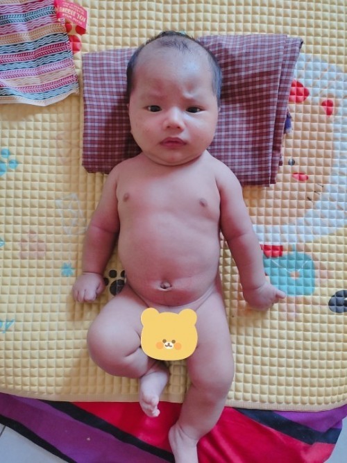 Bayi BB besar, tidak mau lepas nen.