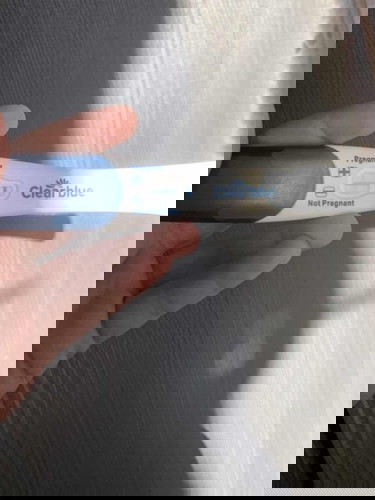 kompius positif ke negetif period dah 7hari xdtg , first cube yang clearblue nampk mcm positif yang lain ngetif.........