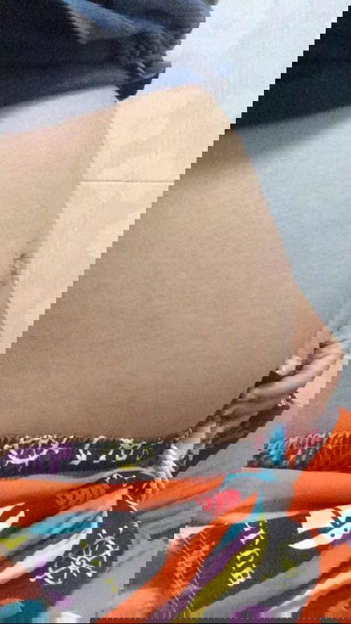 7เดือนแล้วแต่ท้องยังเล็กมากขอสอบถามเเม่ๆถ้าท้องเล็กแบบนี้ลูกจะตัวเล็กไหม กังวลมากค่ะ น้ำหนักเราจาก42ตอนนี้45.5