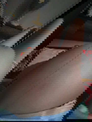 ท้อง 37 วีค ทำไมนอนตะแคงสองข้างแล้วท้องแข็งตลอด ปูดขึ้นมา เลยพลิกตัวกลับมานอนหงายตลอด