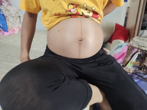 ท้องสอง29วีคเล็กไปไหมคะมีแต่คนทักว่าท้องไม่ออก ท้องแรกแม่คลอดก่อนกำหนด25วีค5วันตอนนี้ได้6ขวบแล้ว