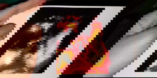 Dek,ayah & bunda mau ngintip wajah dedek. Boleh ya??