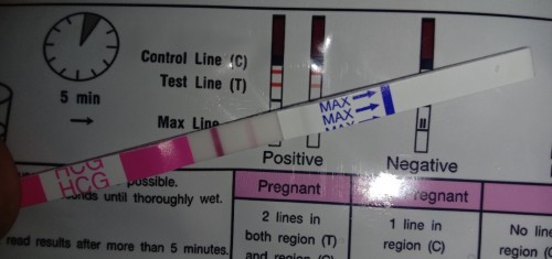 ตรวจครรภ์ขึ้น 2 ขีด จางๆ แต่ไปหาหมอบอกไม่ท้อง