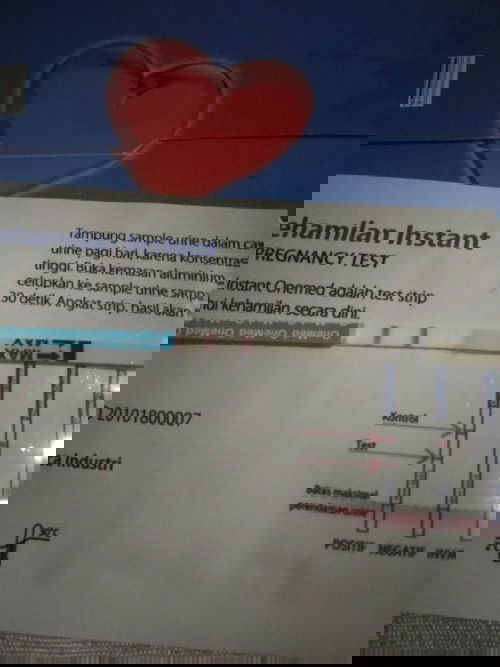 Iseng2 di TP karena badan gak karuan udah telat 4 hari Alhamdulillah garis dua tapi belum sempet cek