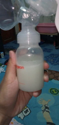 ปั๊มนมออกมาแล้วเป็นสีใสๆ