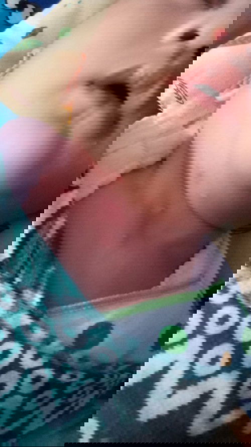 Ini kenapa ya bun, d leher keluar kaya jerawat trs ada nanahnya? Obatnya apa ya bund?🙏