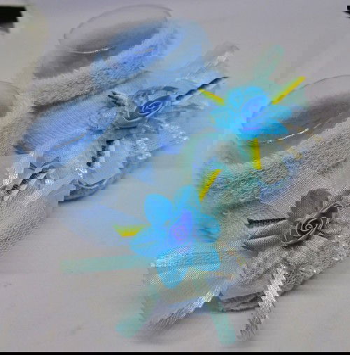 Kaos kaki bayi karakter