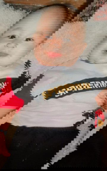 halo bunda umur aku sekarang 4 bulan 14 hari bb aku udh 8,5kg lohh