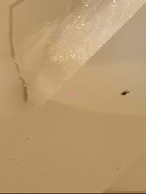 Ask lang po ano po kaya ibigsabhn nyan ?34weeks na po ako at first time may lumabas sken na ganyan pero sa tissue wala