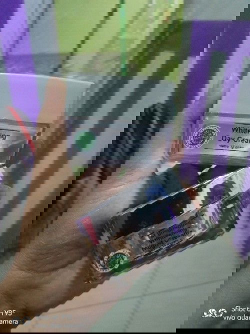 adakah disini bunda yang sedang hamil dan pake skincare ms glow?