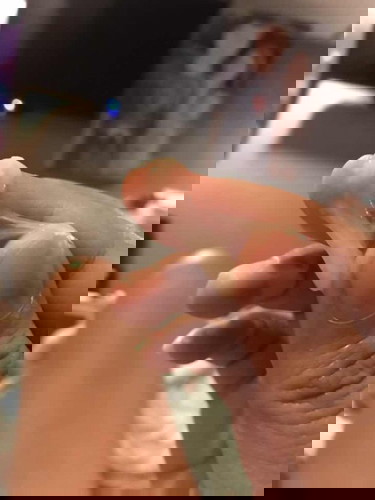 มีมูกไสแบบนี้ไหลออกมา ตั้งครรภ์ได้ 8 เดือนกว่า