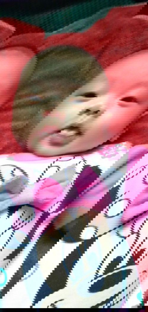 เด็กน้อย 3เดือน บ้านนี้กินเก่ง😁 เล่นเก่ง😘ไม่ค่อยนอน ชอบอมนิ้วเล่นน้ำลาย😂บ้านไหนเป็นบ้างค่ะ😂😂