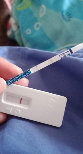 ตรวจครรภ์ 2 ขีด จาง มาก ๆ ไม่รู้ว่าท้องหรือเปล่า ทำไงดี