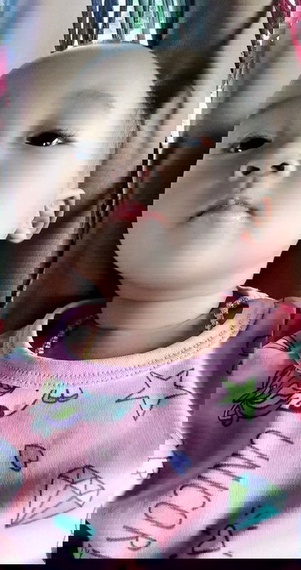 10เดือนแล้วน้องยังไม่คลานยังนั่งเองไม่เป็นเลยค่ะ