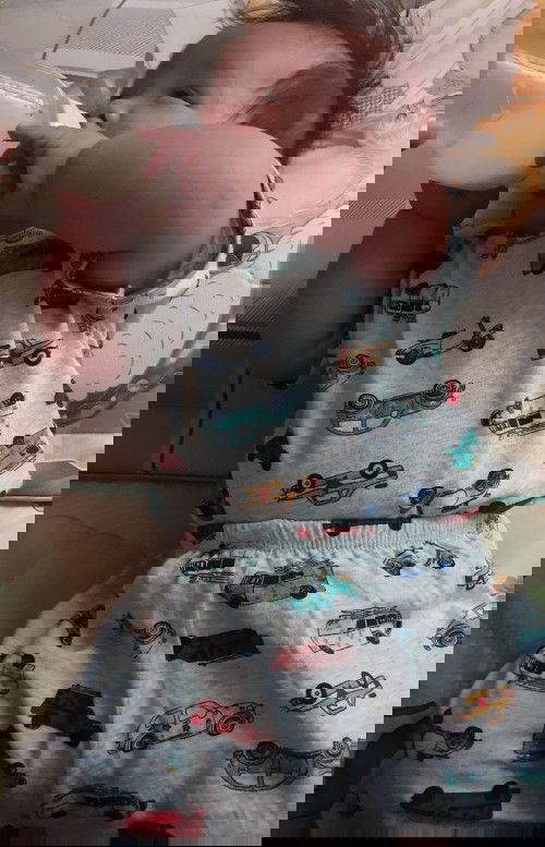 Các mom VOTE cho mình bài D1 nhé