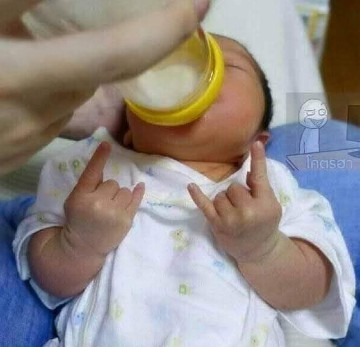 Paano gamotin Ang sipon na kulob sa baby na mag2months palang after birth pa kasi to .