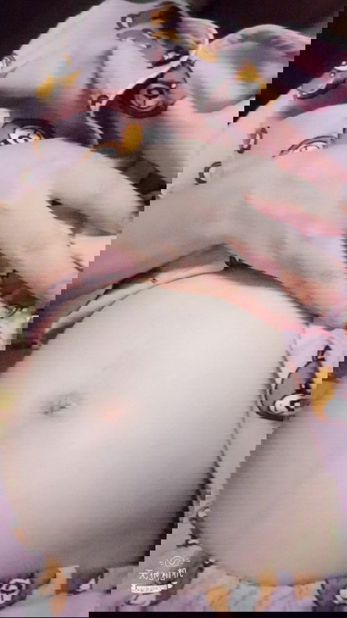 24 tuần 5 ngày mà bụng nhỏ lắm các mom ạ