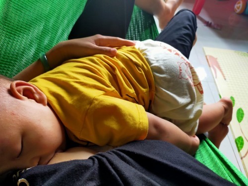 Mừng ngày quốc tế mẹ cho bé ti!!!
#D6 + #hình6
Đòi nằm vậy mới chịu các mom😆