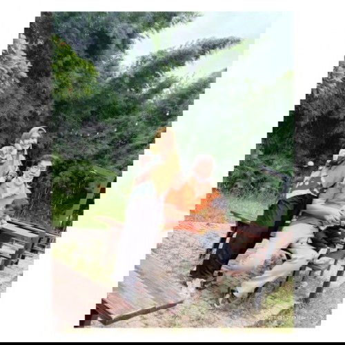 Makan di Resto Pinggir Jalan