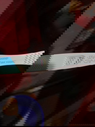 Assalamualaikum..bunda2 saya mau tanya? Kl kek gini positif gk ya.soalny udah telat 4 hari mksh