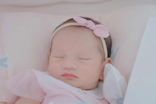 ลูกสาว 10 วันค่ะ