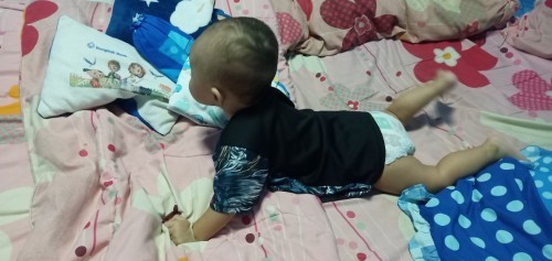 แบบนี้คือกำลังจะคลานใช่ไหมคะ