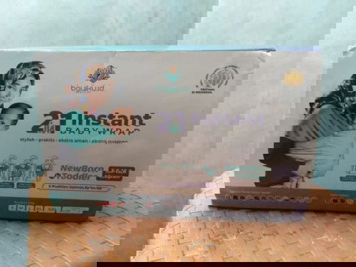 Gendongan bayi m shape