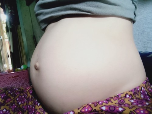 ท้อง7เดือนกว่าท้องแบบนี้
ญรึชายค่ะ